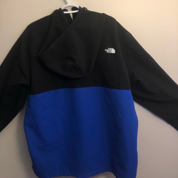 A north face jacket really worm but not to thick !! - Picture 2 of 2